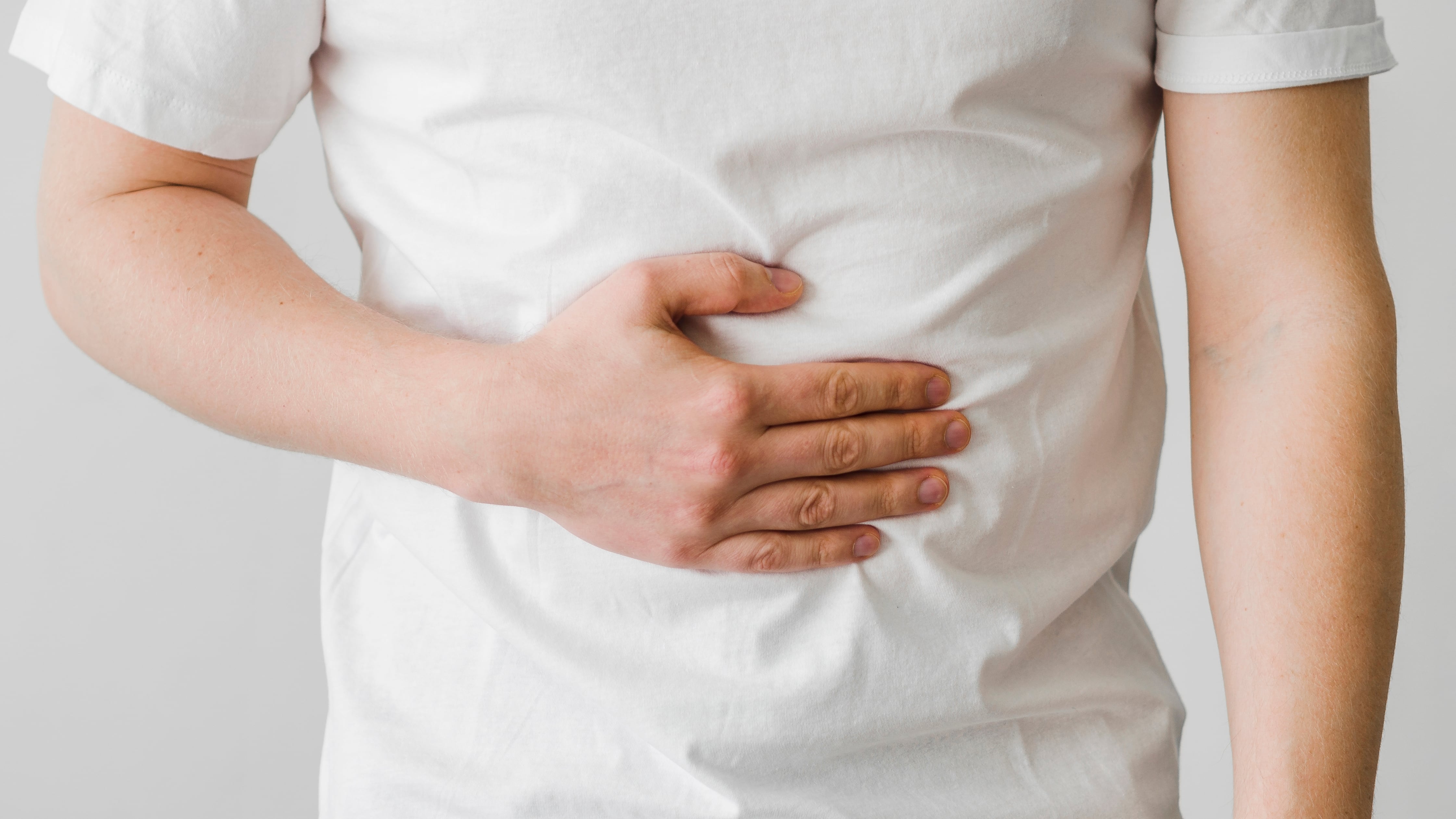 Un estudio publicado en la revista Gut detectó patrones de anticuerpos en sangre hasta una década antes del diagnóstico de enfermedad inflamatoria intestinal. (Freepik)