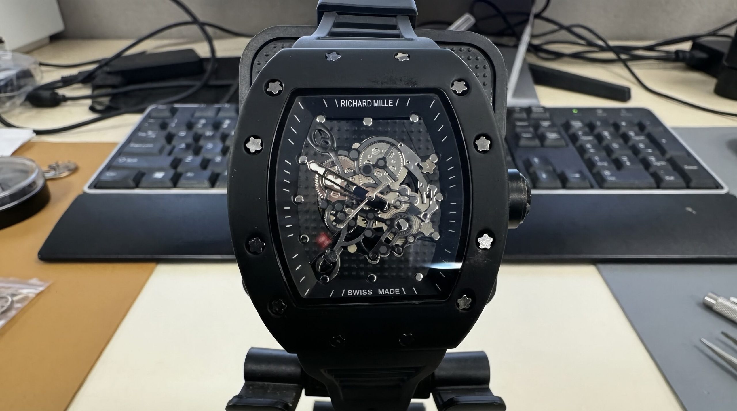 Una exclusiva marca suiza de relojes de lujo fue falsificada: incautan piezas valuadas en USD 2,6 millones si fueran auténticas