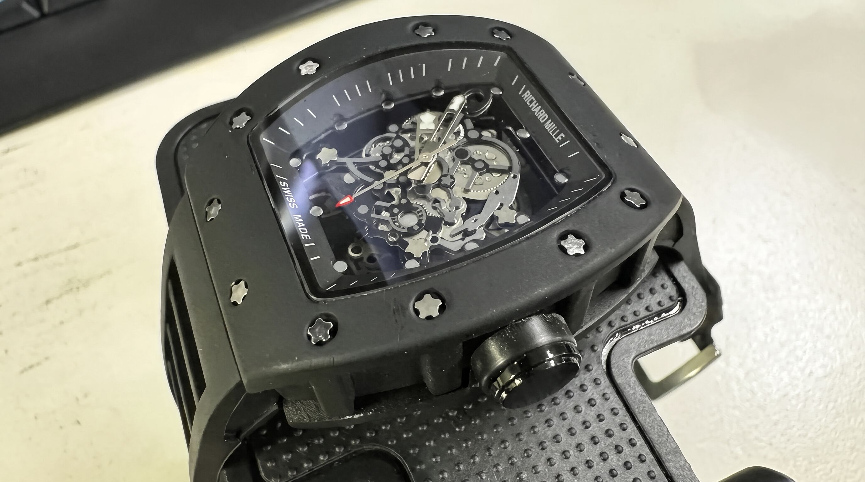 La Oficina de Aduanas y Protección Fronteriza incautó once relojes falsificados de Richard Mille en Texas con un valor estimado de 2,6 millones de dólares. (CBP)