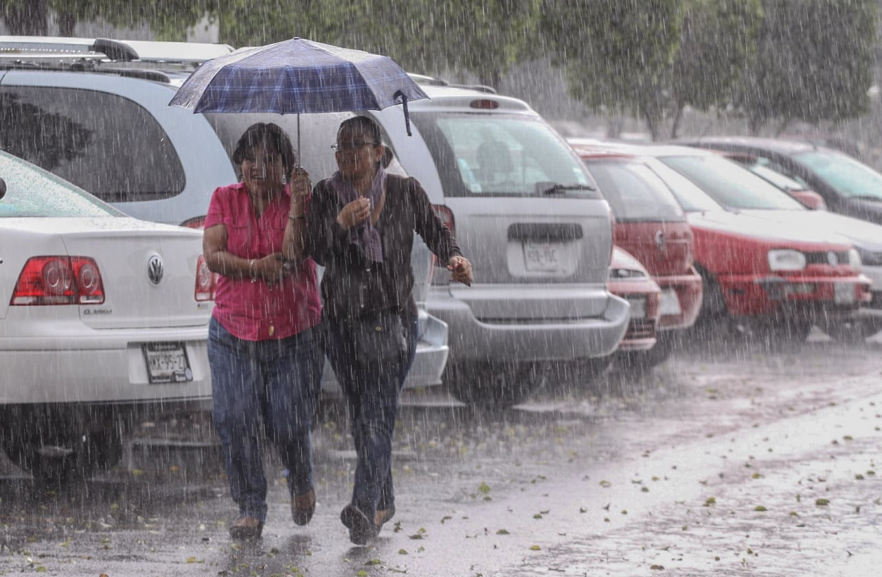 Una vaguada mantendrá aguaceros y tormentas eléctricas en gran parte de República Dominicana